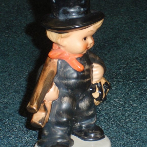 Goebel Hummel W. Germany Chimney Sweep KF40 Boy w/ Ladder 5 1/4" CHRISTMAS GIFT! - Picture 3 of 7